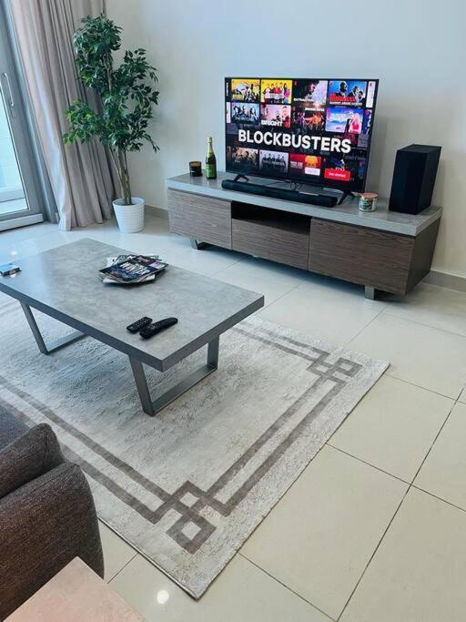 1 Bed Apartment With Sea View, Pool, Gym & Free Parking In Dubai Marina Exterior foto