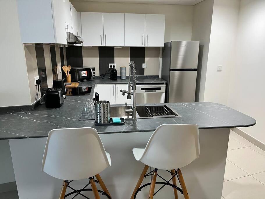 1 Bed Apartment With Sea View, Pool, Gym & Free Parking In Dubai Marina Exterior foto