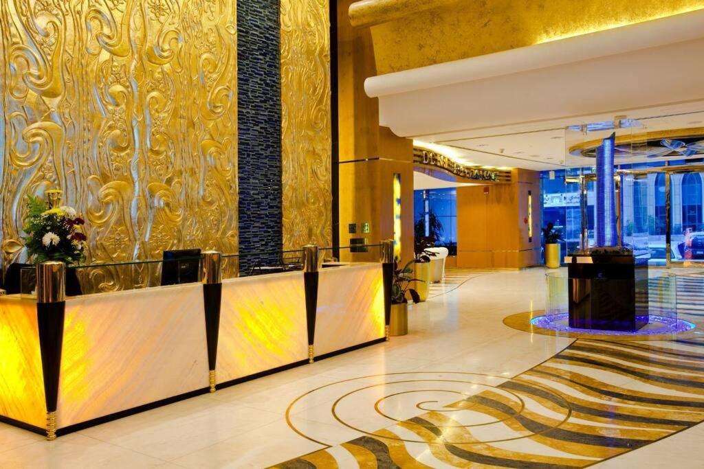 1 Bed Apartment With Sea View, Pool, Gym & Free Parking In Dubai Marina Exterior foto
